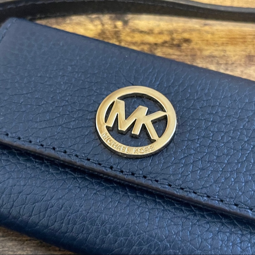 Michael Kors Set - Picture 6 of 9